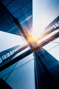 Czy lepiej chronić środowisko w firmie w dzień czy w nocy?